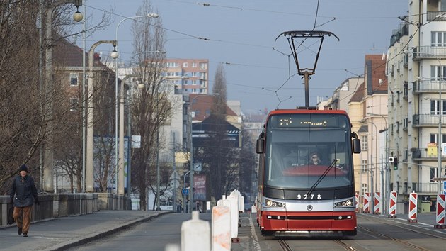 Na prask Libesk most se vrtila doprava (3. bezna 2018).