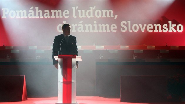 Robert Fico při projevu během 10. výročí založení strany Směr.