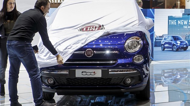 Expozice Fiatu na autosalonu v enev