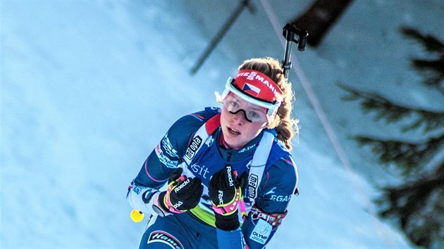 Markéta Davidová ve stíhacím závodu na juniorském světovém šampionátu v Otepää.