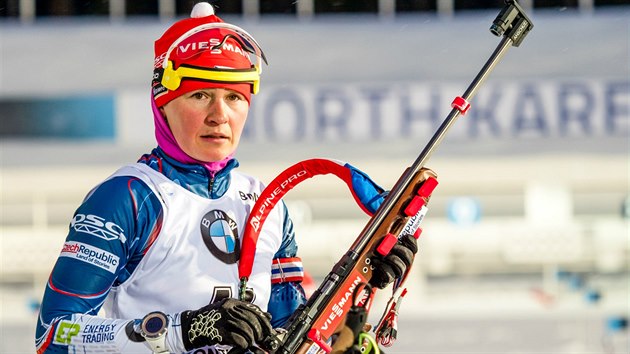 Česká biatlonistka Veronika Vítková při nástřelu před sprintem v Kontiolahti.
