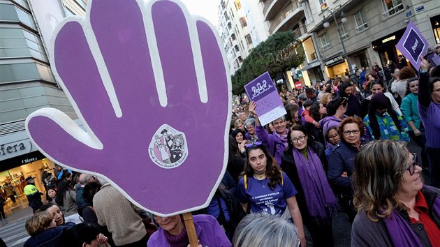 Demonstrace proti nerovným platům a proti násilí na ženách ve španělské Valencii (8.3.2018)