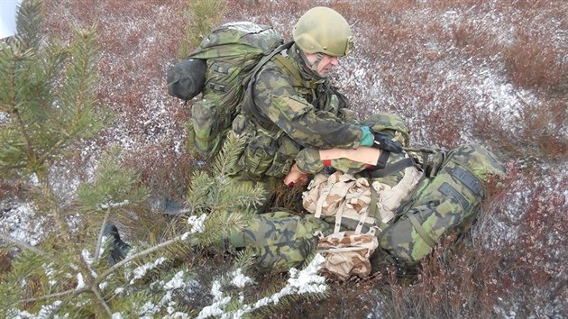 Jednou z hodnocench discipln tydenn mezinrodn soute mechanizovanch et v polskmvojenskm vcvikovho prostoru Nowa Deba bylo i oeten zrannho.