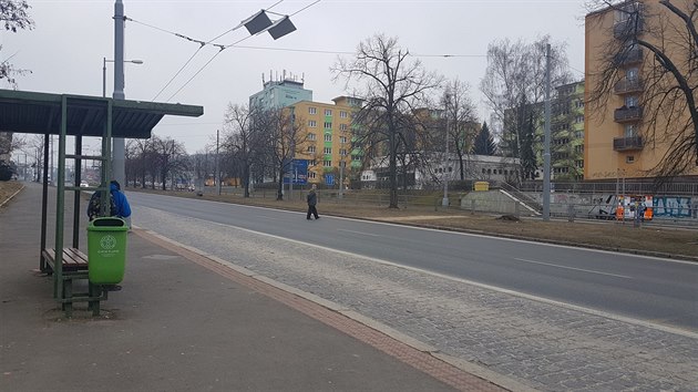 U trolejbusov�ch zast�vek u Rokycansk� t��dy vyroste l�vka pro p��. Nevyu��van� podchody se zru��. (2. 3. 2018)