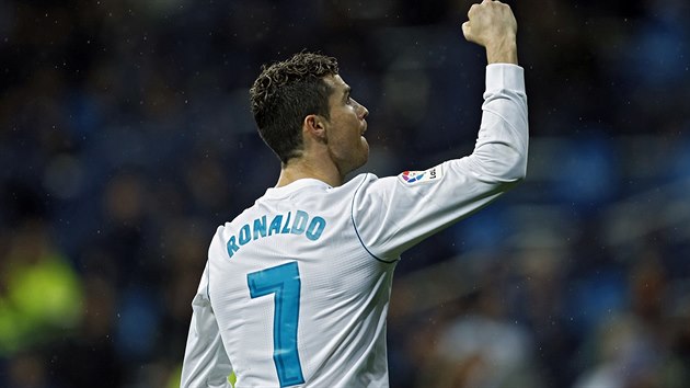 300 A 301. Cristiano Ronaldo dal Getafe dva gly a pomohl tak Realu k vhe 3:1. Navc naal tvrtou stovku zsah ve panlsk lize.