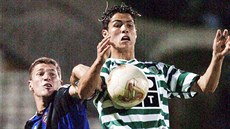 Hv�zda Sportingu Lisabon Cristiano Ronaldo v �ervenci 2003