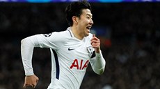 Korejský záložník Son Heung-min z Tottenhamu slaví gól do sítě Juventusu v...