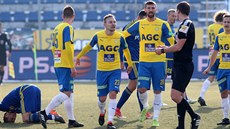 PENALTA! Jihlavtí fotbalisté v zápase proti Teplicím kopali penaltu, ale Davis...