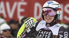 Tina Weiratherová v cíli superobího slalomu v Crans Montan.