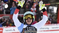 Wendy Holdenerová v cíli superobího slalomu v Crans Montan.