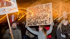 Protest proti zvolení Zdeka Ondráka se v Hradci Králové zúastnila asi...