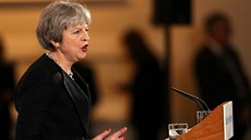 Britská premiérka Theresa Mayová představuje svou vizi brexitu. (2. března 2018)
