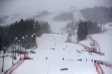 Silný vichr zruil nedlní závody ve finále Svtového poháru v alpském lyování...
