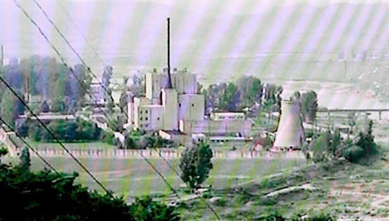 Severokorejský jaderný komplex Jongbjon na  archivním snímku z roku 2008