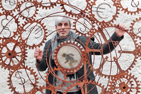 Karlovarský socha� Tomá� Dolej�.