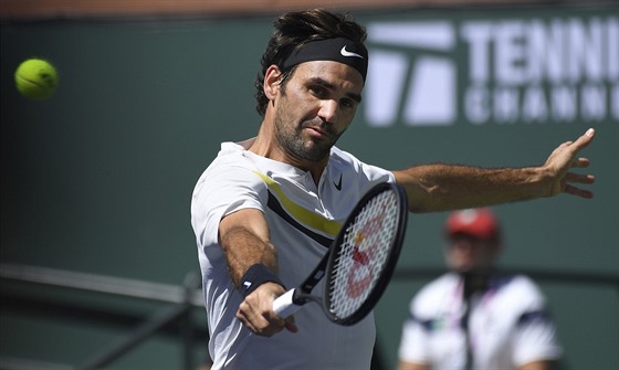 výcar Roger Federer bhem semifinále turnaje v Indian Wells