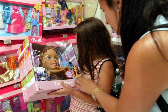 Legenda padla. Snímek z obchodu Toys R Us na newyorském bulváru Times Square v...