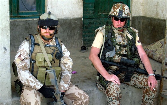 Milan Štěrba (vlevo) s dánským kolegou v březnu v afghánském Hílmandu