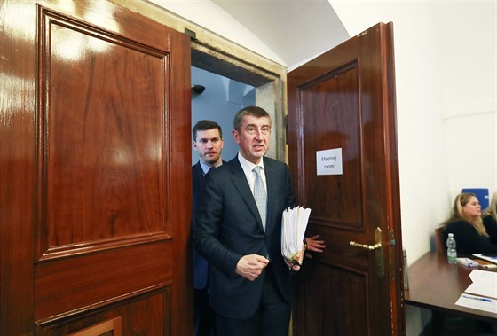 Premiér Andrej Babiš přichází na schůzi sněmovního bezpečnostního výboru, kde...