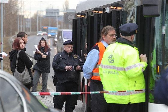 Policie vyetuje stelbu u smíchovského nádraí (13.3.2018)