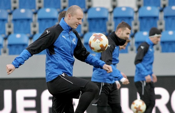 Plzeský fotbalista Michael Krmeník na tréninku ped zápasem se Sportingem...