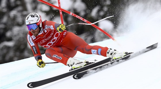 Norský lyžař Kjetil Jansrud na trati superobřího slalomu v Kvitfjellu.