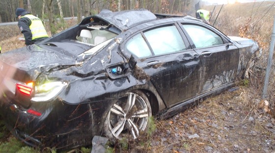 Neznámý idi ujídl po dálnici D5 s kradeným BMW a dvoustovkou. Zbsilou...