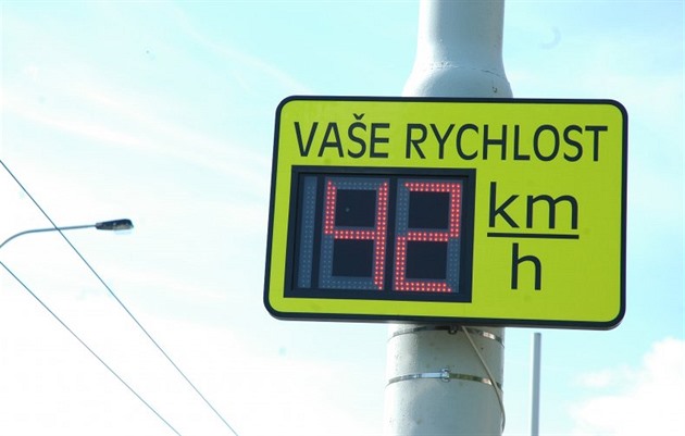 Instalace úsekových radar v Rosicích nad Labem se podle pardubických stráník...