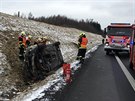 Nehoda osobního automobilu na dálnici D6 smrem na Sokolov (17. bezna 2018).