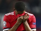 Zklamaný Marcus Rashford z Manchesteru United, který v osmifinále Ligy mistrů...