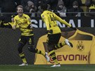 André Schürrle (vlevo) z Borussie Dortmund slaví gól se svým spoluhráem Michy...