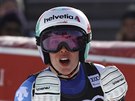Michelle Gisinová v cíli superobího slalomu v Aare.