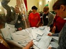 lenové volební komise ve Smolenské oblasti zaínají sítat hlasy v...