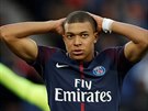 Kylian Mbappé z Paris Saint-Germain lituje zahozené ance.