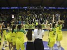 Basketbalistky opron slaví postup na euroligové Final Four.