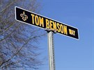 Toma Bensona pipomíná název ulice vedoucí k kanceláím neworleanských klub...