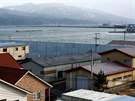 Obytné domy a komerní budovy dlí v pístavu Miyako v prefektue Iwate od moe...