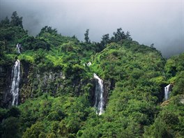 Vodopády na ostrov Reunion v Indickém oceánu