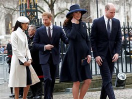 Meghan Markle, princ Harry, vévodkyně Kate a princ William přicházejí na...