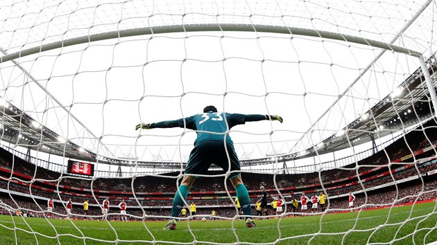 Petr ech vychytal prvn penaltu v dresu Arsenalu.