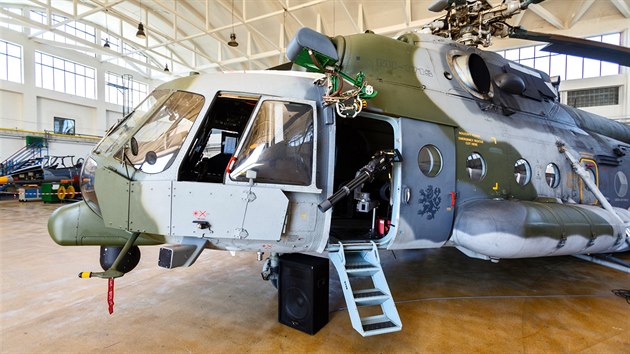 Bojov vrtulnk Mi-171 Vzdunch sil Armdy esk republiky po modernizaci ve spolenosti LOM Praha (2015)