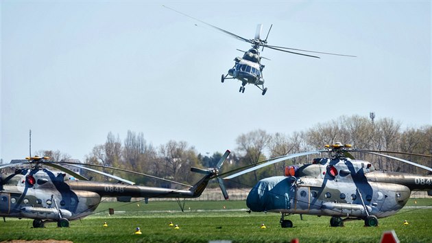 Bojové vrtulníky Mi-171š Vzdušných sil Armády České republiky po modernizaci ve společnosti LOM Praha (2015)