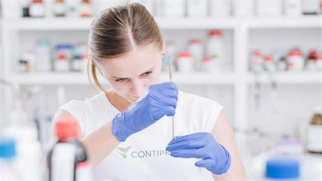 V eskch laboratoch se vyrb jedna z nejpouvanjch kosmetickch ingredienc na svt, kyselina hyaluronov.