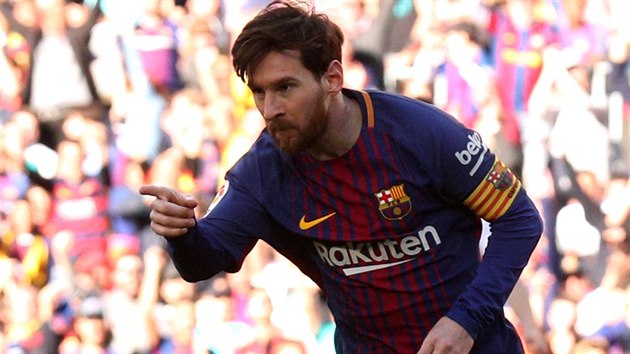 Barcelonsk Lionel Messi se raduje z glu do st Athletic Bilbaa.