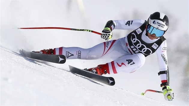 Stephanie Venierov v superobm slalomu v Aare.