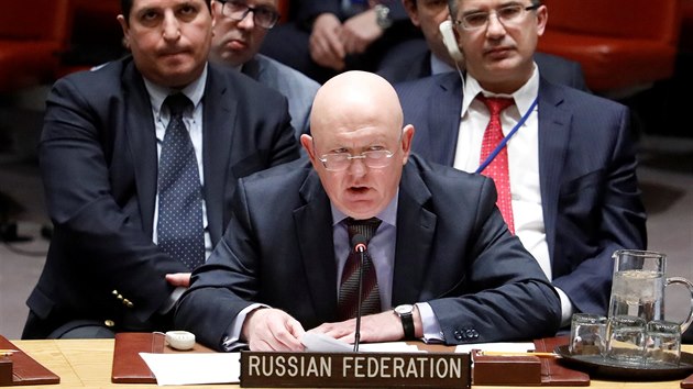 Ruský velvyslanec Vasilij Něbenzja hovoří na jednání Rady bezpečnosti OSN ve věci otravy bývalého ruského agenta v britských službách Sergeje Skripala. (14. března 2018)