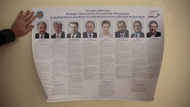 �lenov� komis� po cel�m Rusku p�ipravovali m�stnosti na volbu prezidenta. (17. b�ezna 2018)