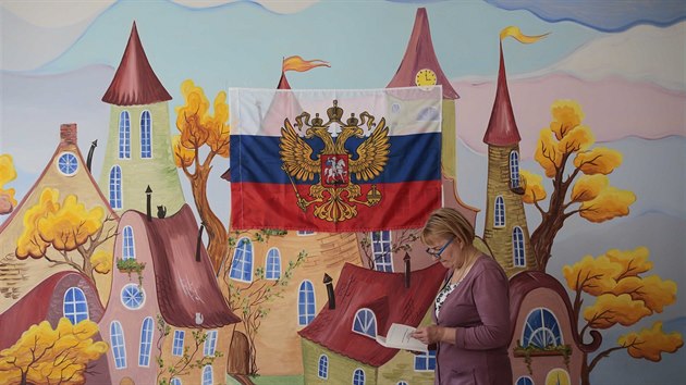�lenov� komis� po cel�m Rusku p�ipravovali m�stnosti na volbu prezidenta. (17. b�ezna 2018)