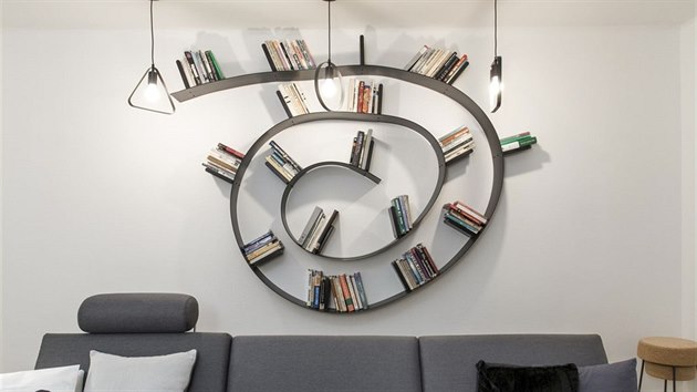 Knihovna od známého designéra Rona Arada patří dnes už k designovým ikonám.