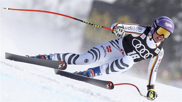 Nmeck lyaka Viktoria Rebensburgov na trati superobho slalomu v Aare.